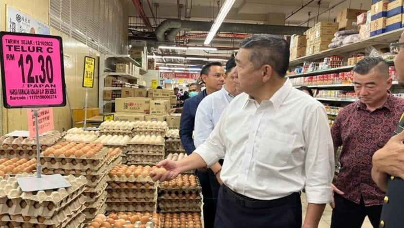 Menteri Salahuddin Ayub bakal bertemu pemain industri telur ayam & minyak, huraikan isu bekalan di M'sia Menteri Salahuddin Ayub bakal bertemu pemain industri telur ayam & minyak, huraikan isu bekalan di M'sia