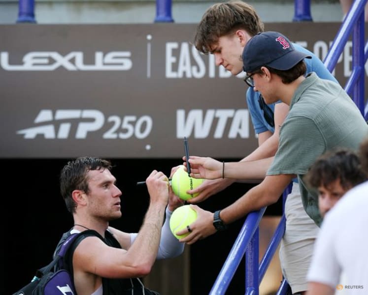 Brits suffer day of defeats after Draper and Raducanu withdraw