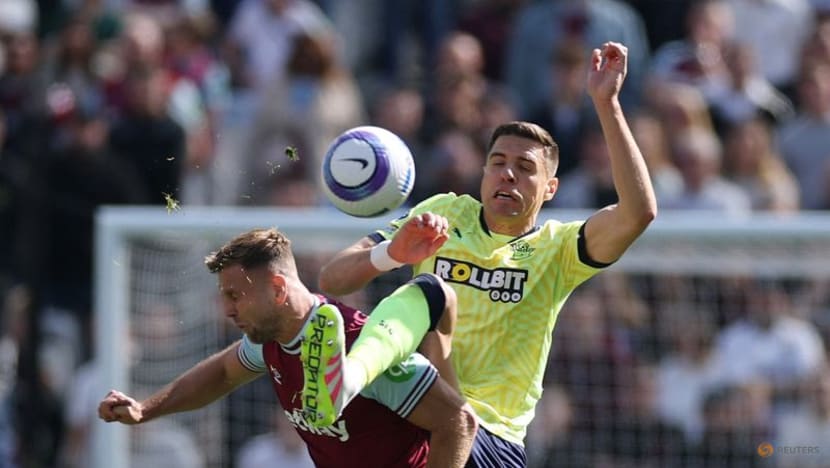 Southampton snatch 1-1 draw at West Ham with injury-time equaliser