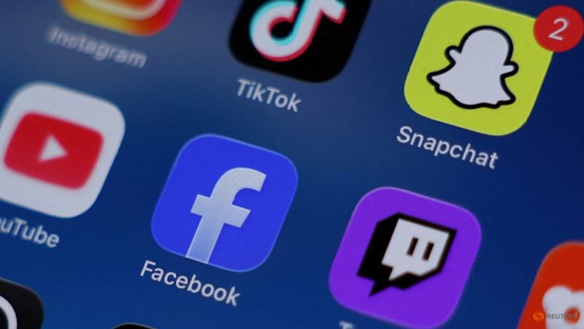 Judge blocks Virginia law restricting social media for children