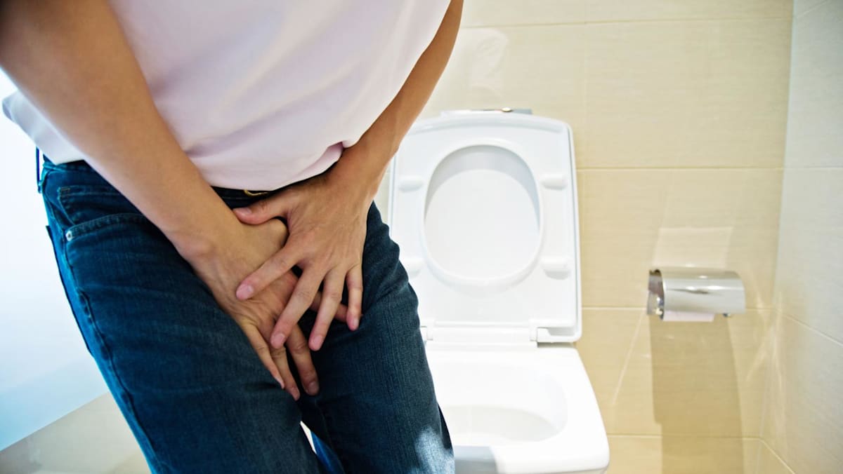 Does holding your pee really harm your bladder? What can go 