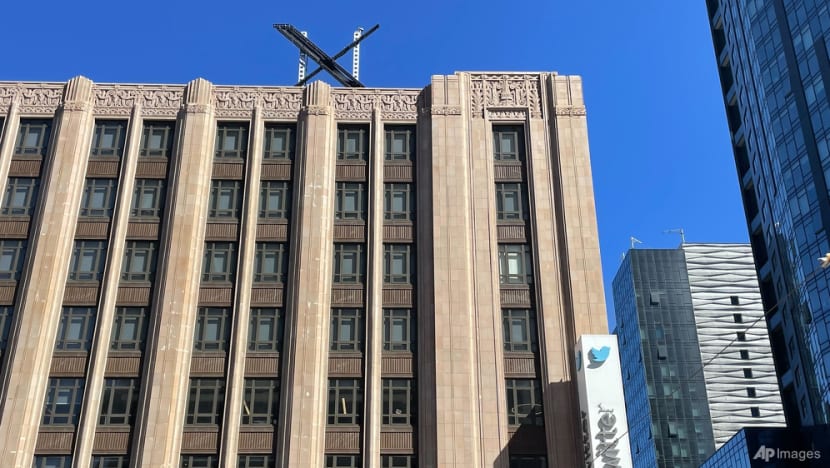 'X' logo installed atop Twitter building, spurring San Francisco to investigate permit violation 'X' logo installed atop Twitter building, spurring San Francisco to investigate permit violation