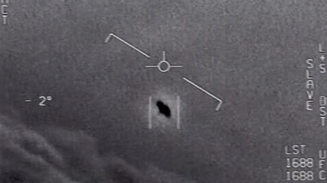五角大楼一年接数百起UFO目击通报 包括有不明飞行物险撞客机