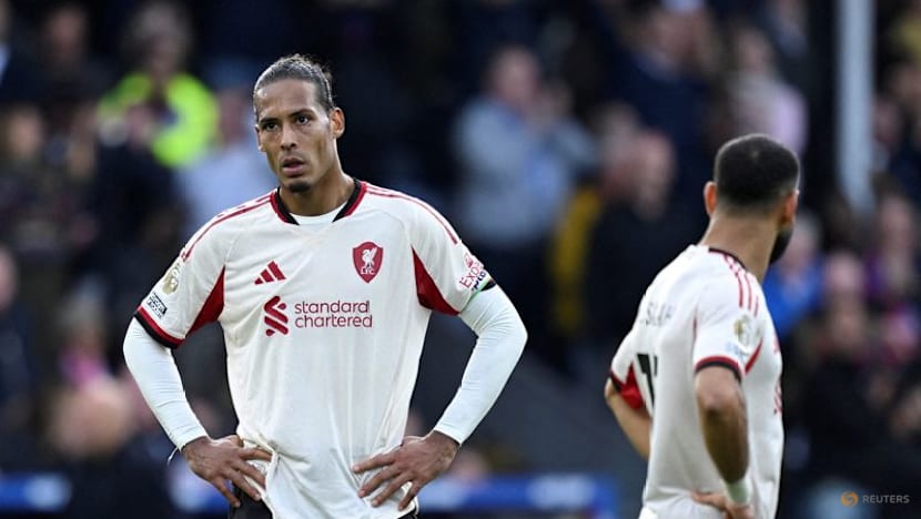 Liverpool, Chelsea and Man United lose on day of late drama