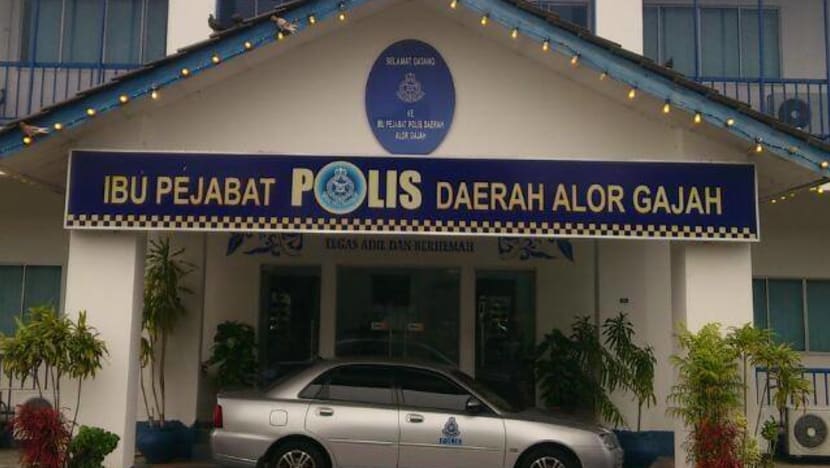 4 anggota polis M'sia direman bantu siasatan bekal barang terlarang kepada tahanan