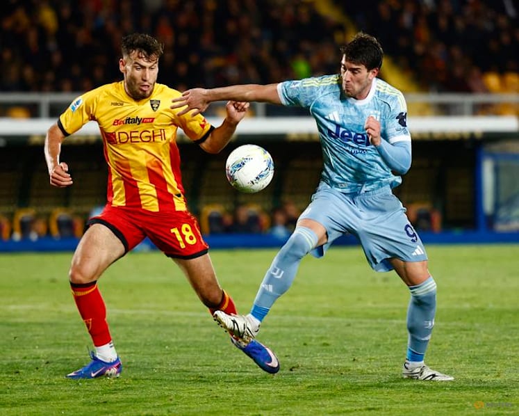 Vlahovic strikes after 10 seconds as Juve climb to third with Lecce win