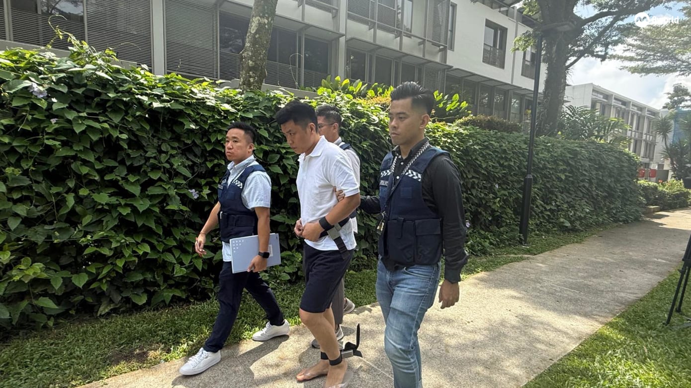 第四名被告Zhou Yinggui抵达案发现场。（图：叶衍娴）