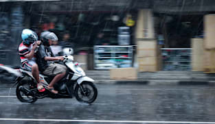 Indonesia basah: Puncak musim hujan dimulai, sampai kapan?