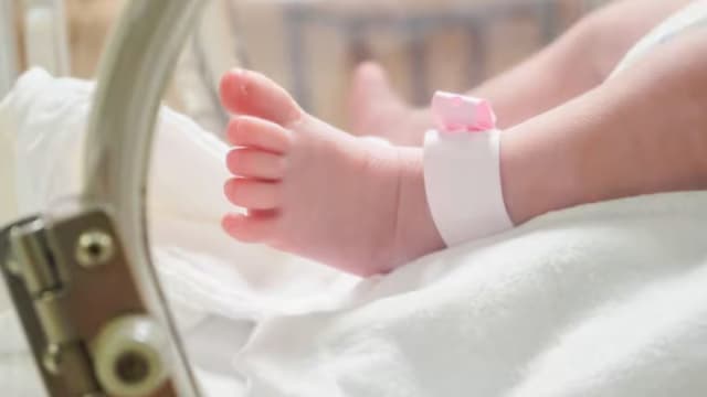 中国女子高血压求医被发现怀孕 四小时后分娩诞子