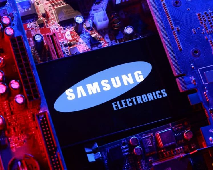 Samsung, SK Hynix shares leap after OpenAI chip deal