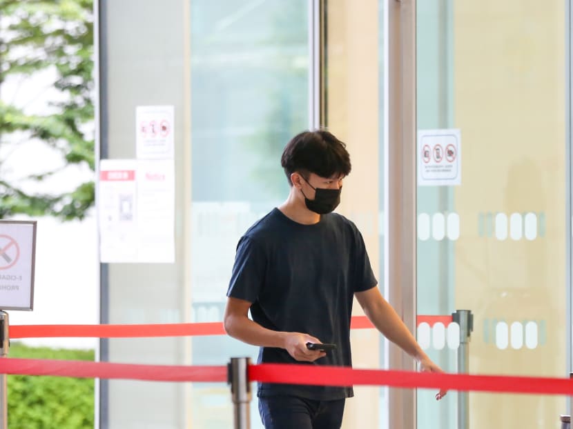 Terry Tong Hong Zhi arrives at the State Courts on Apr 7, 2022. The 20-year-old slashed a man’s face while trying to rob him.