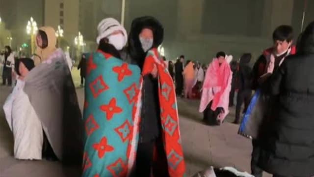 甘肃地震亲历者：一口气跑下16楼 零下12度户外避难