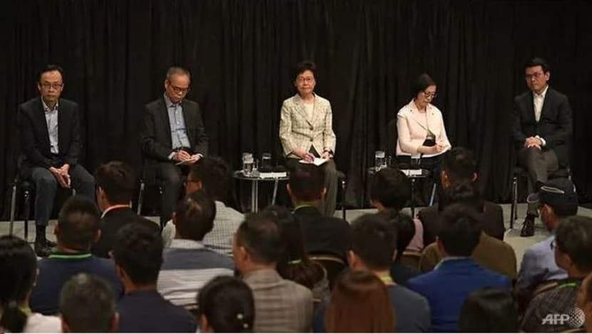 Penduduk Hong Kong kecewa hasil 'dialog awam' pertama Carrie Lam