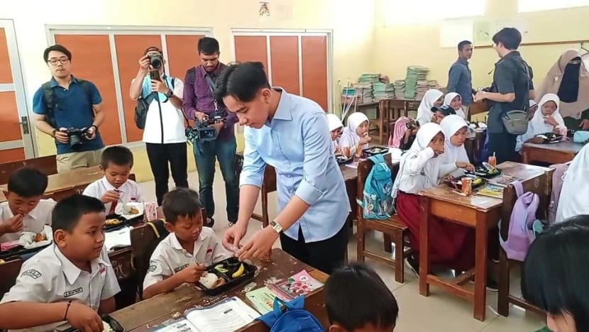 Makan Bergizi Gratis Prabowo-Gibran dua kali yaitu sarapan dan makan siang Makan Bergizi Gratis Prabowo-Gibran dua kali yaitu sarapan dan makan siang