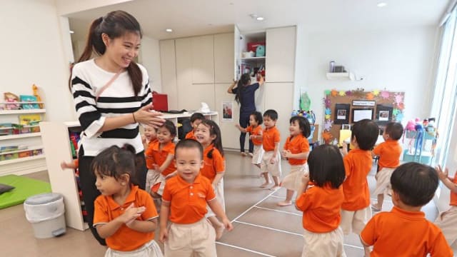 听力练习：近千人转业加入幼教领域