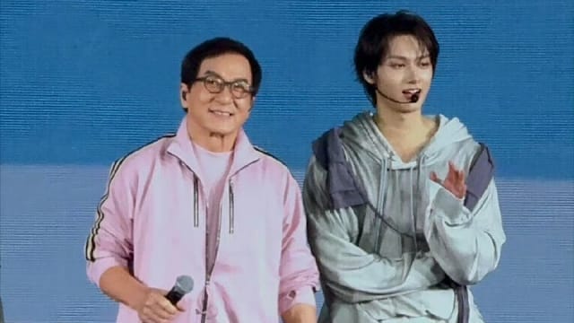 SEVENTEEN演唱会首邀嘉宾，成龙独唱《真心英雄》掀高潮！网笑：17变71