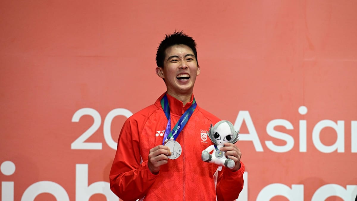 Loh Kean Yew falls to Kunlavut Vitidsarn in Asian Games final, ends campaign with silver
