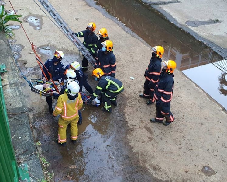 Woman found face down at bottom of canal in Bukit Panjang, now in hospital