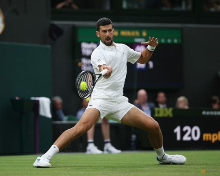 No chinks in Djokovic armour as he rolls over Tsitsipas to reach third round