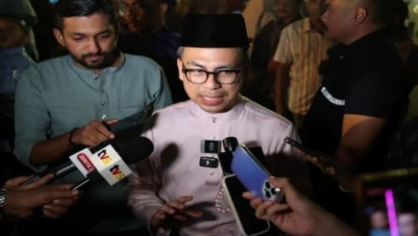 Muhyiddin tidak layak beri kenyataan selagi gagal gesa menantu hadapi tuduhan pecah amanah, tegas Fahmi Fadzil Muhyiddin tidak layak beri kenyataan selagi gagal gesa menantu hadapi tuduhan pecah amanah, tegas Fahmi Fadzil