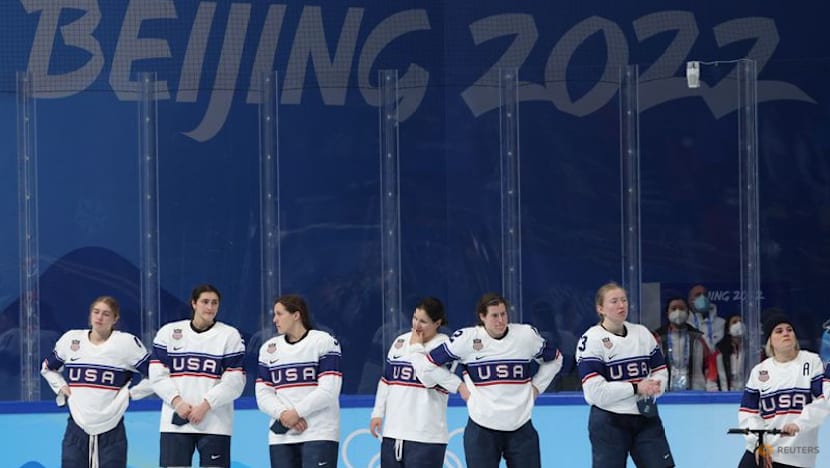 Ice hockey-US women bid to shake off bad memories of Decker injury