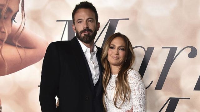 在教堂宣读誓言、交换戒指　Jennifer Lopez和Ben Affleck结婚了！