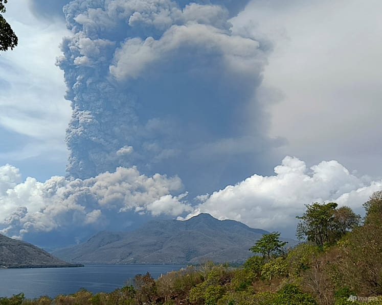 CNA Explains: What happens when a plane flies into a volcanic ash cloud?