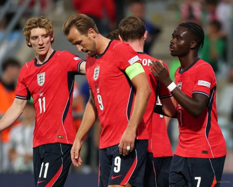 Doubles from Kane and Saka power England to 7-0 rout of Croatia