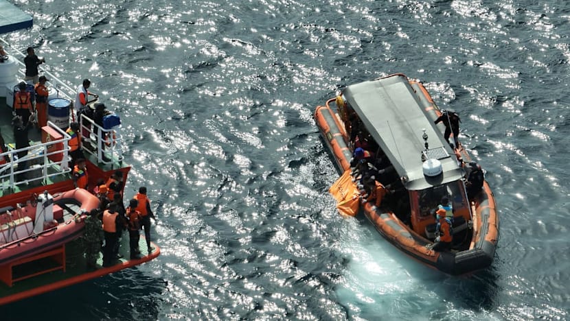 Indonesia Halts Search for Missing Spanish Boy After Tour Boat Sinks Near Padar Island, Claiming Family Members