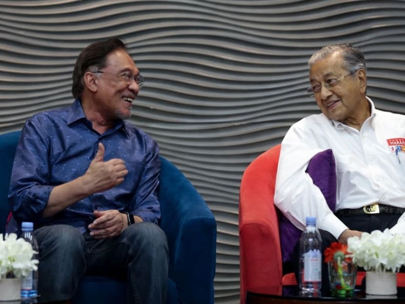Dr Mahathir Mohamad said he has no intention to procrastinate handing over the leadership to Mr Anwar Ibrahim even if his popularity may be higher.