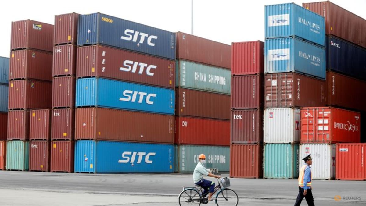 Vietnam exports to US fall in October for third straight month