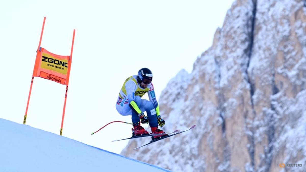 Alpine skiing-Norway's Kilde pulls out of Kitzbuehel super-G with back injury