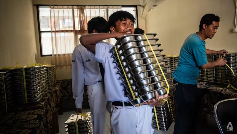 Di tengah maraknya keracunan, Prabowo minta telur MBG harus direbus atau diceplok