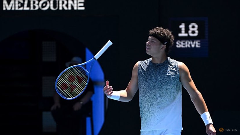 HIGHLIGHTS-Australian Open day five