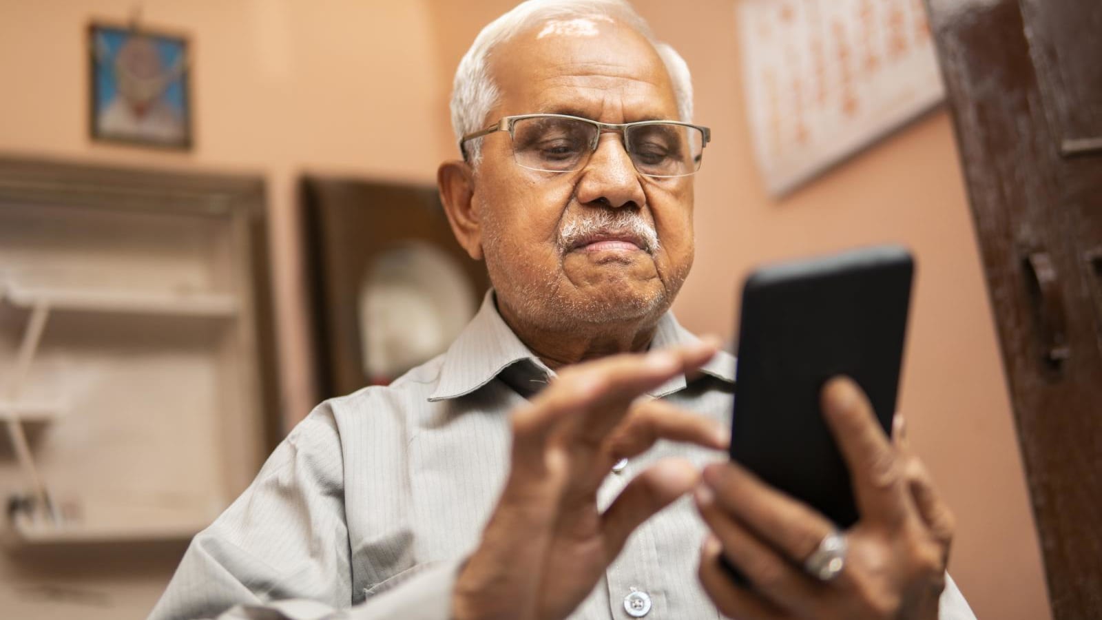 Dari WhatsApp hingga GoDaddy: Bagaimana India menghentikan kejahatan siber sebelum terjadi