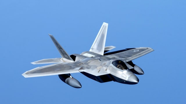 轻型飞机闯入华盛顿领空 美战斗机升空应对