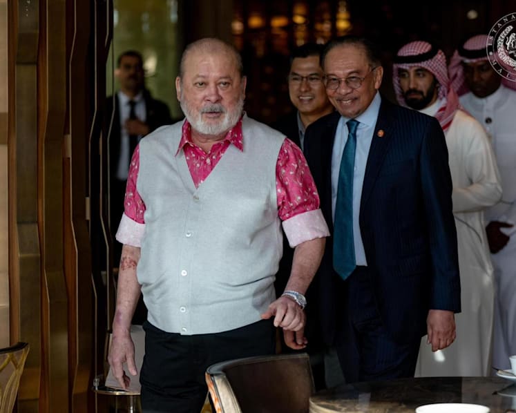 Malaysia king's health ‘significantly improved’ after treatment: PM Anwar