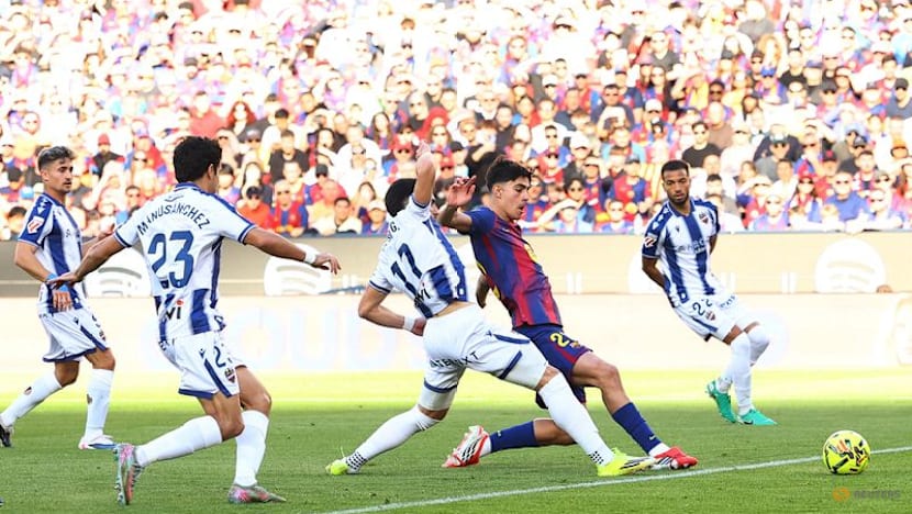 Barcelona return to LaLiga summit with 3-0 win over Levante