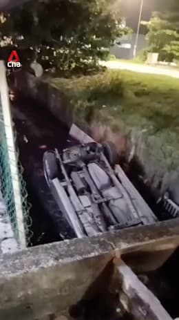 Passersby trying to rescue crash victim in Klang accidentally flip car into drain 