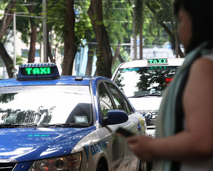 Over 2,000 ComfortDelGro cabbies express interest in joining Grab