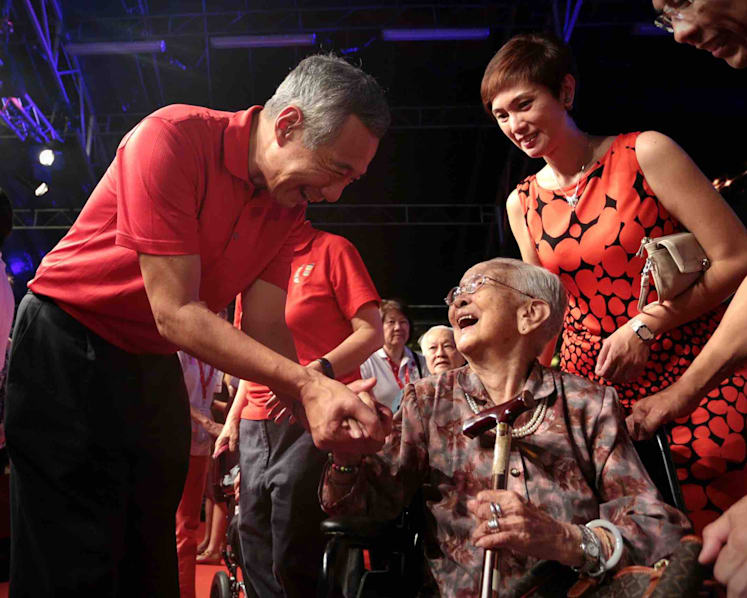 PM Lee honours volunteers who advocated pioneer package