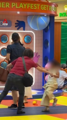 2 women arrested after 5-year-old girl slapped at Hong Kong mall