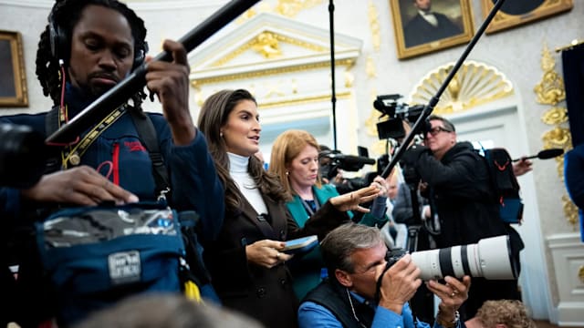 不满被追问爱泼斯坦案 特朗普斥责对方是“最差劲记者”