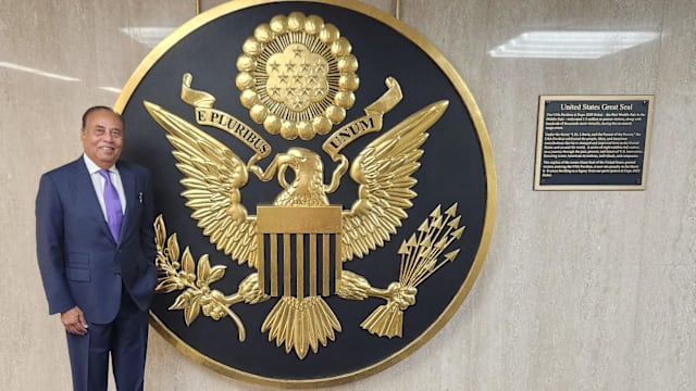 骨科医生及企业家辛哈 宣誓出任美国驻新加坡大使