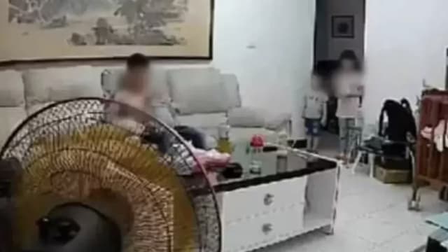 台湾父亲狂扇五个月大婴儿  旁边两名幼童吓得目瞪口呆