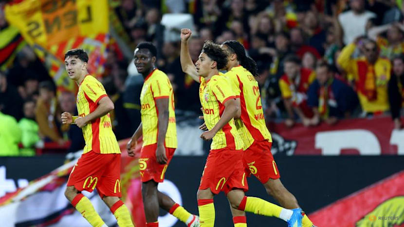 Lens keep title race alive and relegate Nantes thanks to teen debutant Mesloub