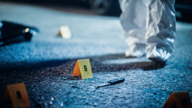 报警谎称妻子要杀儿还自残捏造证据 男子自首被判坐牢