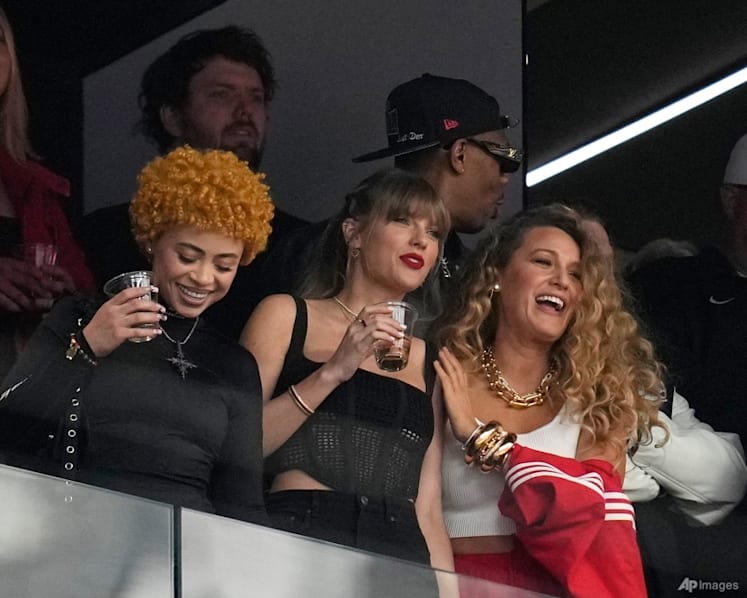 Blake Lively and Taylor Swift's text messages exposed in lawsuit against Justin Baldoni