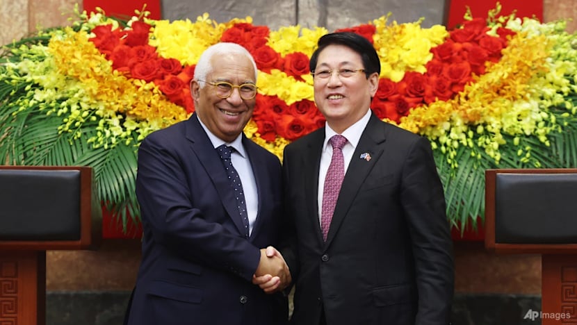 Vietnam, EU vow stronger ties as bloc's chief visits Hanoi