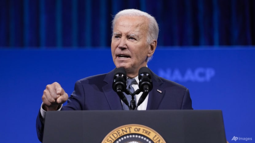 Nancy Pelosi doesn't think Biden can win, White House source says